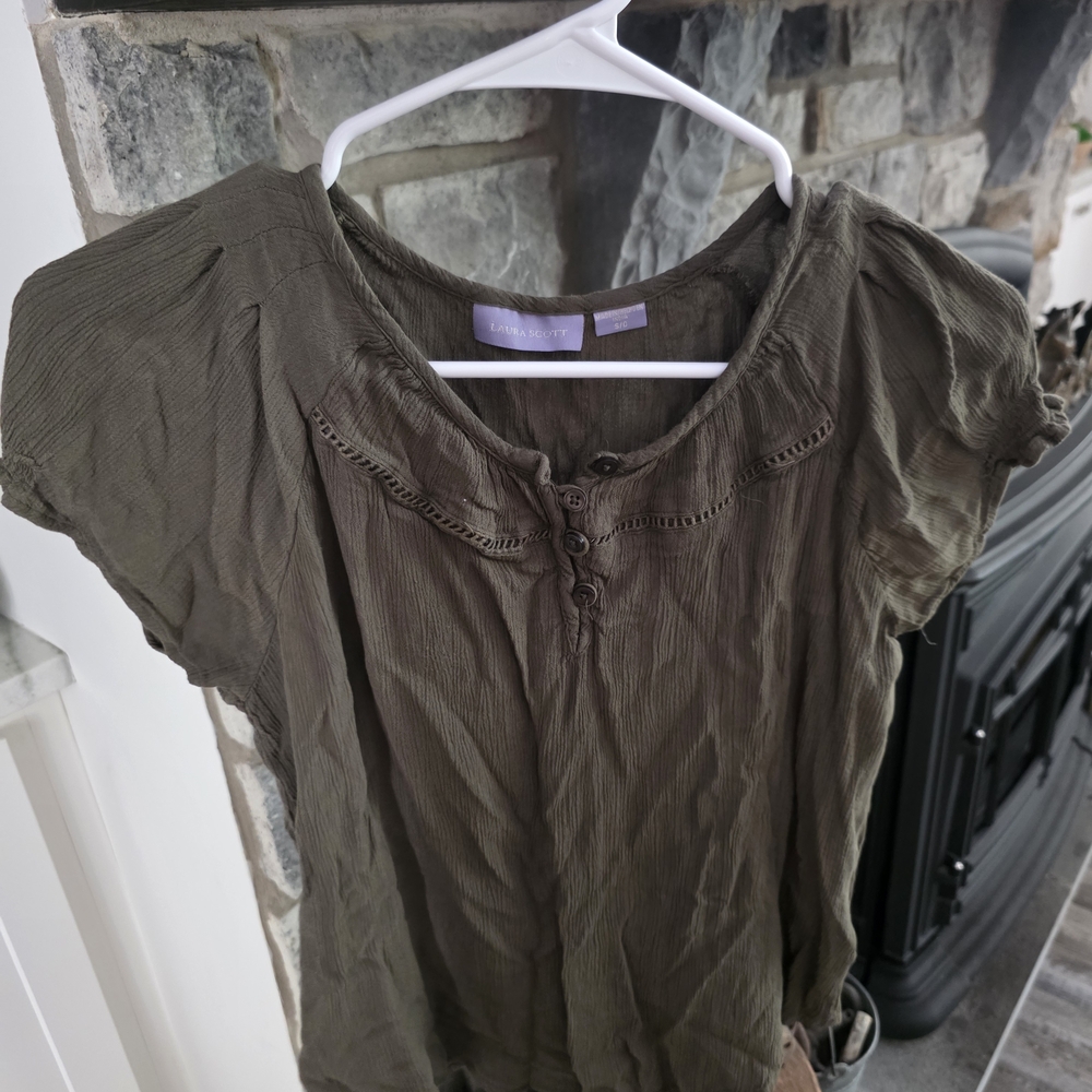 Laura Scott Green Short Sleeve Relaxed Blouse